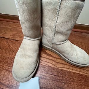 UGG women’s 5825 classic short sand ankle boots